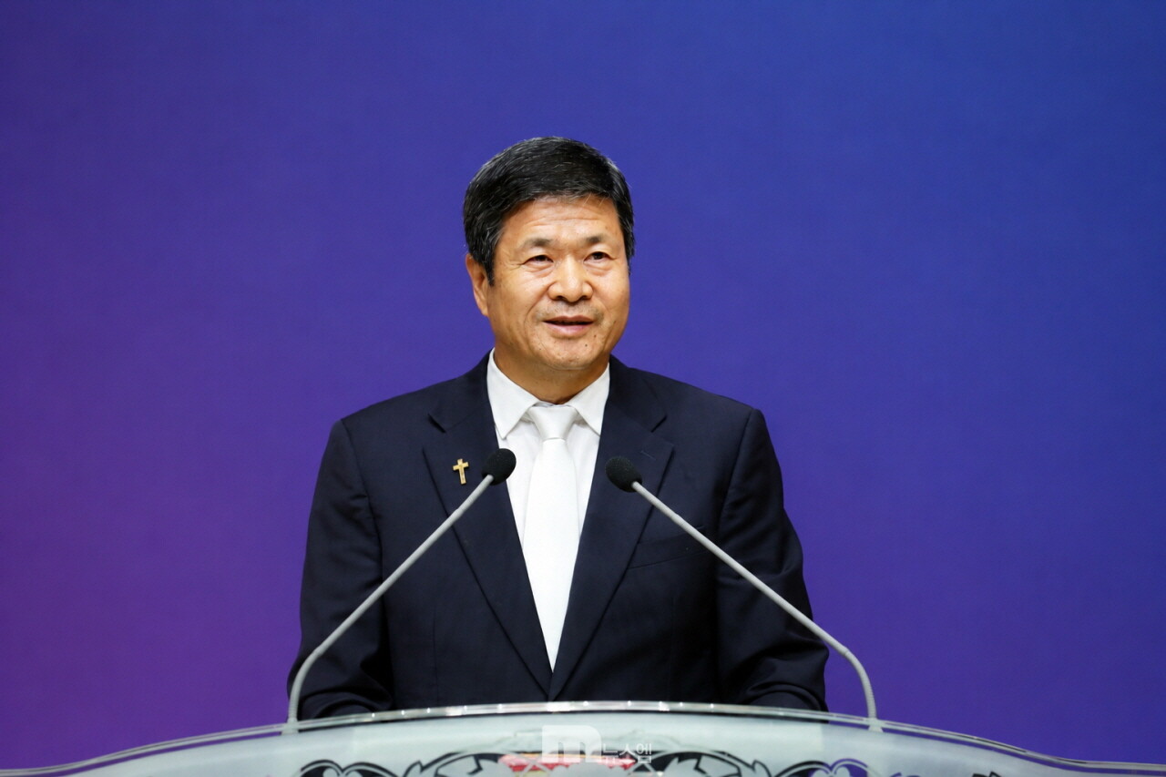 축사, 신현규 목사(한사랑교회 담임)